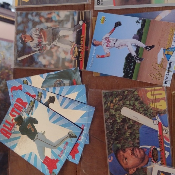 Assorted Baseball Trading Cards - Picture 5 of 7